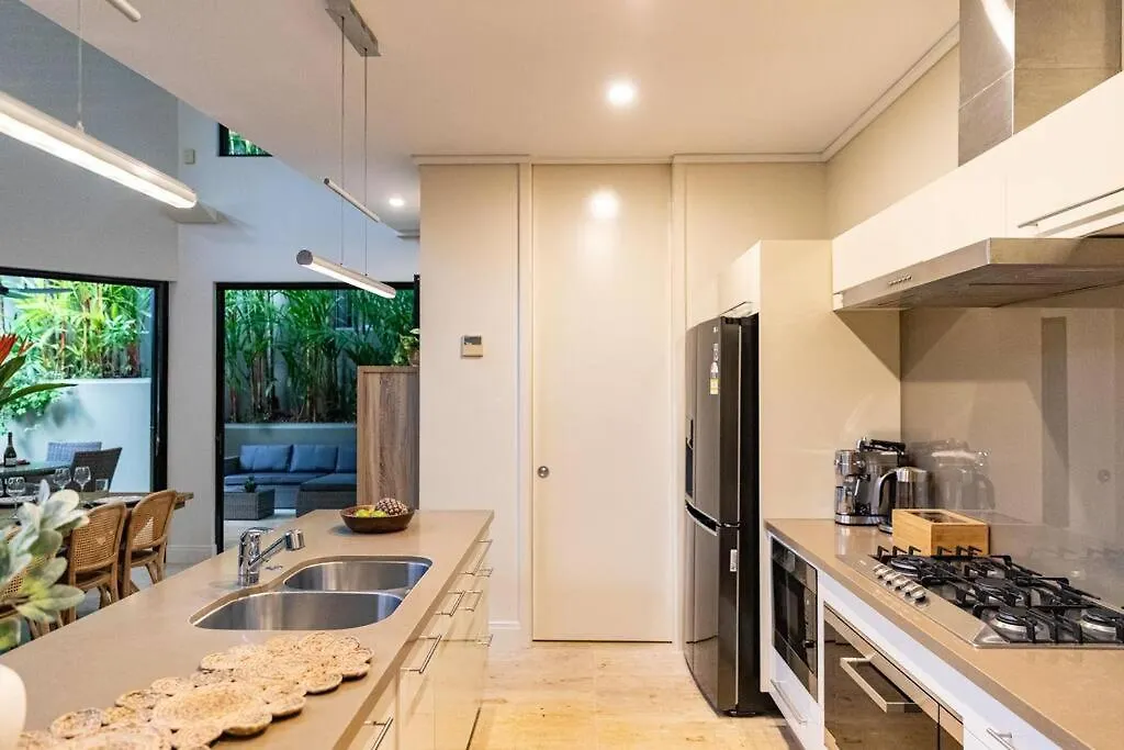 Villa Amalfi - Port Douglas 0*,